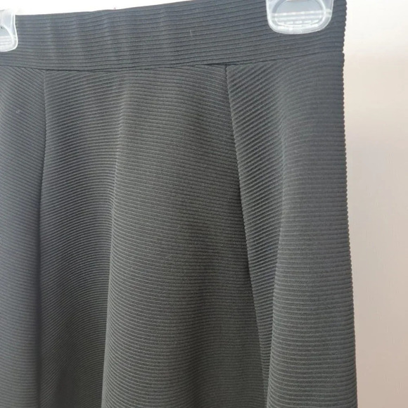 H&M  Divided Skirt - Picture 4 of 5
